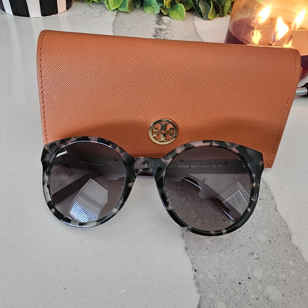Tory Burch Tortoise Shell Sunglasses - Picture 11 of 13